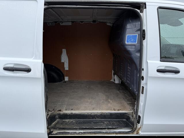 Mercedes-Benz VITO eVito 112 eVito 66 kWh L2 286km WLTP 96,7% (SOH) Snelladen Laadkabel Carplay Climate control Cruise control Camera Parkeersensoren voor achter