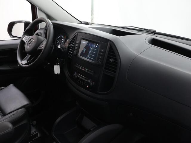 Mercedes-Benz VITO 114 CDI | L2 | AUTOMAAT | DUBBEL CABINE | LUCHTVERING ACHTERAS | LED | CAMERA | PARKEERSENSOREN | NAVIGATIE | CRUISE CONTROL | CLIMATE CONTROL | ACHTERDEUREN | METALLIC | KUNSTLEDER ZWART | CERTIFIED