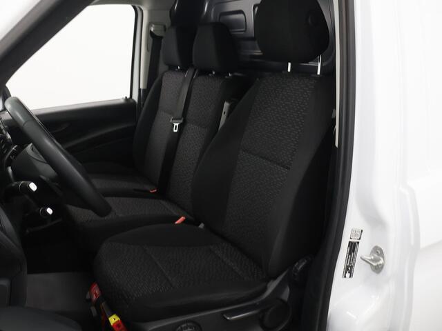 Mercedes-Benz VITO 116 CDI | Aut. | Lang L2 | Navigatie | Parkeercamera | 3-zits | Trekhaak | Airco | Certified