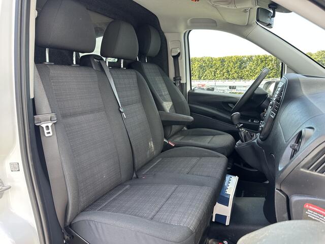 Mercedes-Benz VITO 110 CDI / L3H1 / MAXI / OPRIJPLANK / ACHTERUITRIJCAMERA / AIRCO / BIJRIJDERSBANK / SIDE BARS