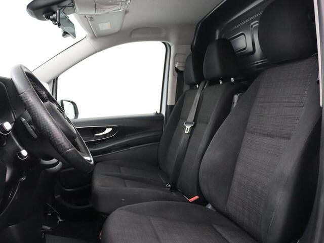 Mercedes-Benz VITO 114 CDI Extra Lang | Oprijplaat | Trekhaak | Camera | Stoelverwarming | 19'' | Cruise control | Bluetooth | Airco | 3-Persoons