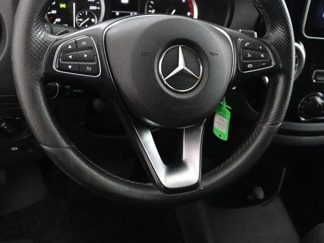 Mercedes-Benz VITO 114 CDI Extra Lang | Oprijplaat | Trekhaak | Camera | Stoelverwarming | 19'' | Cruise control | Bluetooth | Airco | 3-Persoons