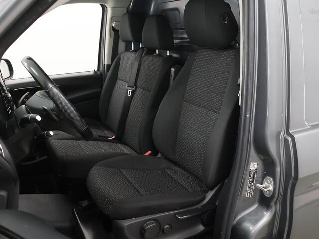 Mercedes-Benz VITO 114 CDI | Aut. | L2 Lang | LM Velgen | Trekhaak | LED Koplampen | 3-zits | Parkeercamera | Navigatie | Climate Control | Certified