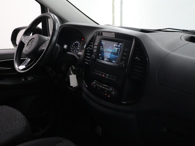 Mercedes-Benz VITO 114 CDI | Aut. | L2 Lang | LM Velgen | Trekhaak | LED Koplampen | 3-zits | Parkeercamera | Navigatie | Climate Control | Certified