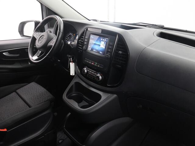 Mercedes-Benz VITO 116 CDI | AUT. | L1 | INRICHTING LAADRUIMTE | DISTRONIC PLUS | LED KOPLAMPEN | TREKHAAK | ZIJRUIT | CLIMATE CONTROL | 2-ZITS | STOELVERWARMING | CERTIFIED