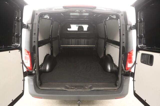 Mercedes-Benz VITO CDI Lang 140PK | Airco | Camera | Trekhaak | 3 Zits | Carplay | Navi