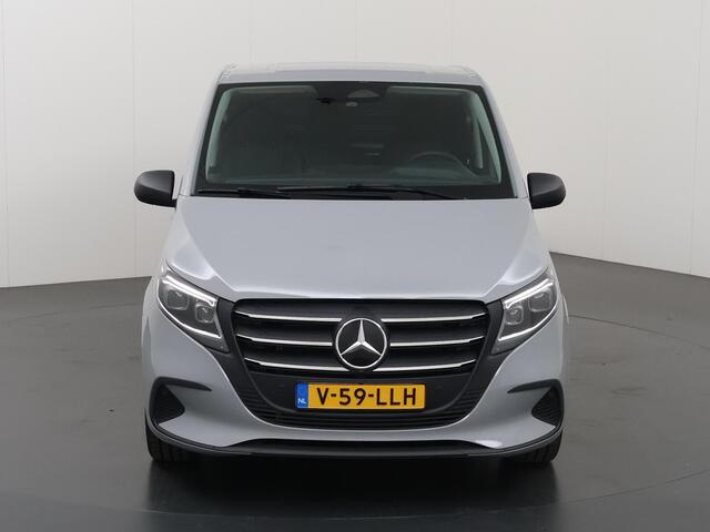 Mercedes-Benz VITO 116 CDI Aut. | Lang L2 | Select | MODEL 2025 | Dodehoekassistent | LED koplampen | Cruise Control | Parkeercamera | Navigatie | DAB Radio | Verwarmd Stuurwiel | Lane-Assist | 3-zits | Achterdeuren | Alpine Grijs