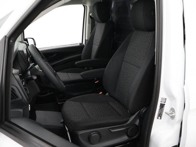 Mercedes-Benz VITO eVito 112 Bestelwagen L2 66 kWh | Navigatie | Achterdeuren | Schuifdeur links | Achteruitrijcamera | DC-lader 80 kW | Dodehoekassistent |