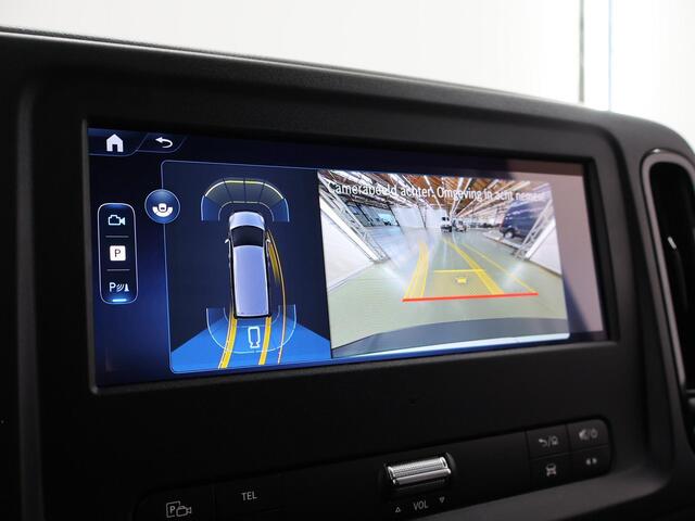 Mercedes-Benz VITO eVito 112 Bestelwagen L2 66 kWh | Navigatie | Achterdeuren | Schuifdeur links | Achteruitrijcamera | DC-lader 80 kW | Dodehoekassistent |