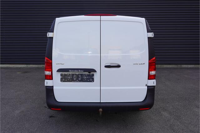 Mercedes-Benz VITO 140pk Automaat Extra Lang L3 XL Apple Carplay Navigatie Trekhaak ACC Cruise control Airco Stoelverwarming