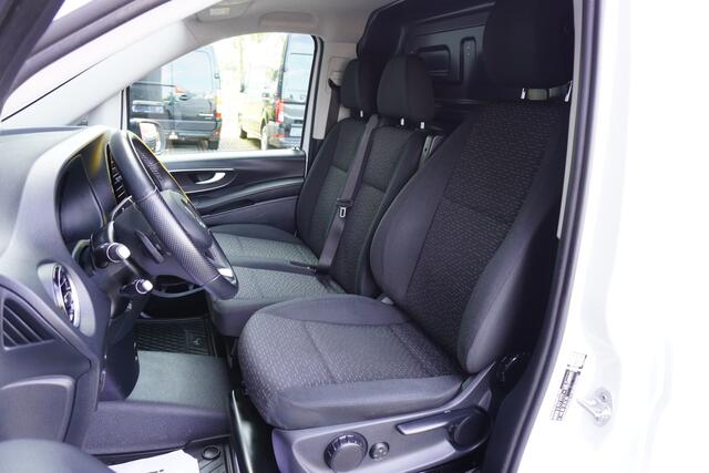 Mercedes-Benz VITO 140pk Automaat Extra Lang L3 XL Apple Carplay Navigatie Trekhaak ACC Cruise control Airco Stoelverwarming