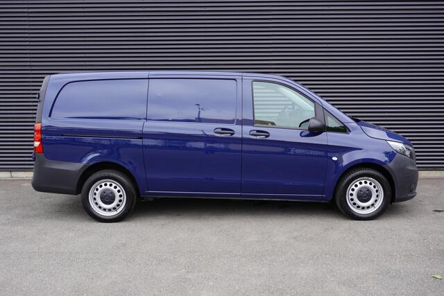 Mercedes-Benz VITO 140pk Automaat L2 ACC Cruise control Navigatie Camera Trekhaak 3-zits Airco Stoelverwarming