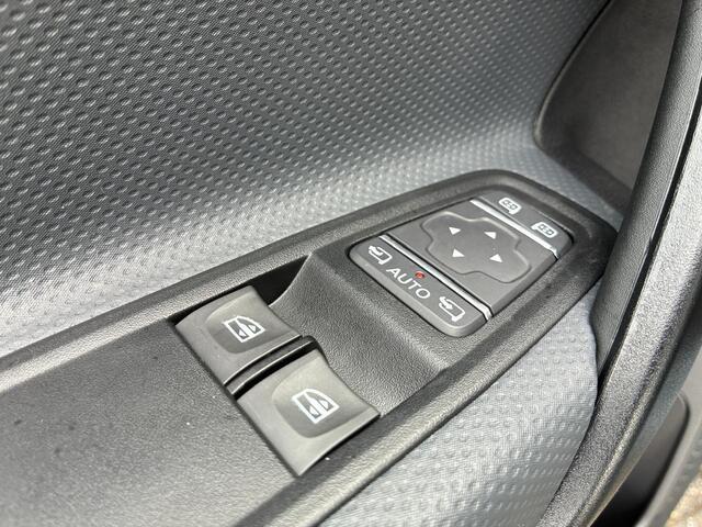 Mercedes-Benz eCitan 112 Pro L1 51 kWh 3-Zits Snelladen | Apple Carplay| Led Camera | 271km Wltp |