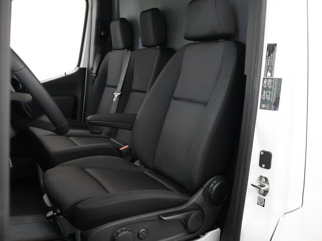 Mercedes-Benz eSprinter 314 GB L2 RWD PRO | 3 zits | Trekhaak | Stoelverwarming | Achteruitrijcamera |