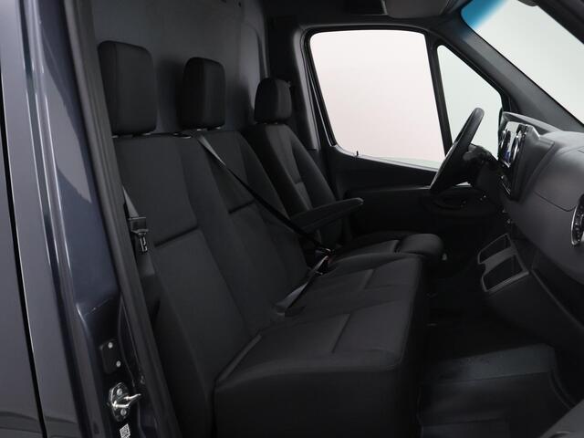 Mercedes-Benz eSprinter 314 L2 H2 RWD PRO 81kWh | Comfortbestuurdersstoel | Trekhaak | Smartphone integratie pakket | 115 kW Snelladen | Achteruitrijcamera | Standkachel |