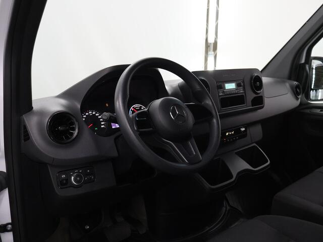 Mercedes-Benz eSprinter L2 H2 | 55 kWh | Parkeercamera | Bluetooth | Stoelverwarming | Keyless Go | Certified