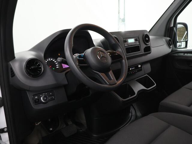 Mercedes-Benz eSprinter L2 H2 | 55 kWh | Parkeercamera | Bluetooth | Stoelverwarming | Keyless Go | Certified