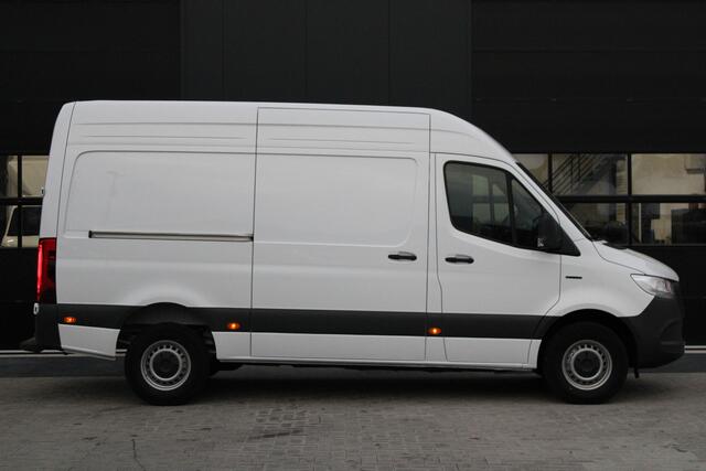 Mercedes-Benz eSprinter 314 L2H2 Pro 56kWh - Carplay - Camera - Betimmering - Cruise - Blind Spot - Rijklaar