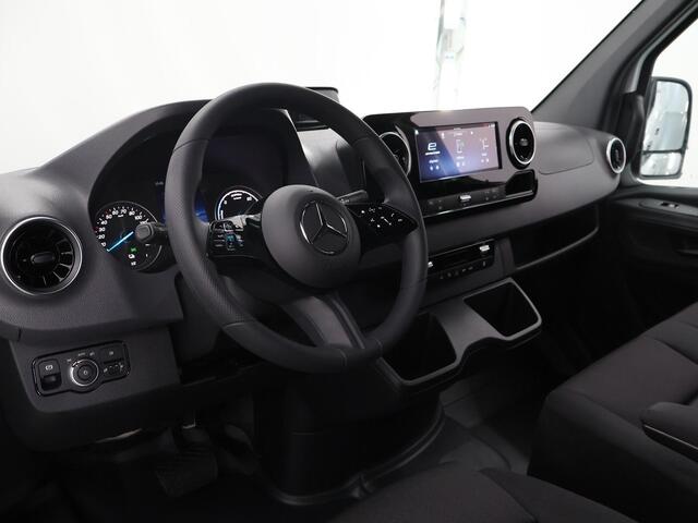 Mercedes-Benz eSprinter 314 L2 H2 PRO | 81 kWh | 100% elektrisch | 2000kg Trekhaak | 115Kw/u DC Snelladen | Smartphone integratie pakket | Carplay | Camera | Comfort bestuurdersstoel |