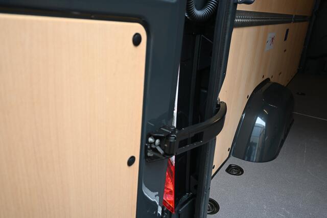 Mercedes-Benz eSprinter 320 L2H2 Select 81kWh DC Laden 115kW, Distronic, Trekhaak, Etc.