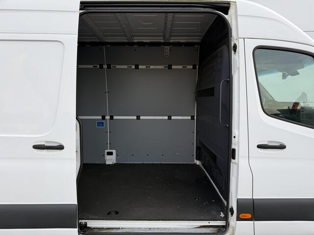 Mercedes-Benz eSprinter eSprinter L2H2 55 kWh ALL-IN PRIJS L2H2 55kWh 168km WLTP 80kw Snelladen Climate Control Camera Stoelverwarming