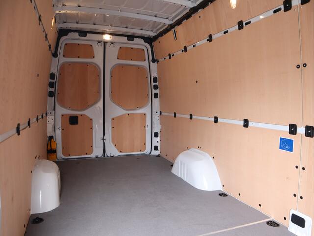 Mercedes-Benz eSprinter 314 Accu 113 kWh 445 KM WLPT - Snelladen - L3H2 Maxi - Trekhaak