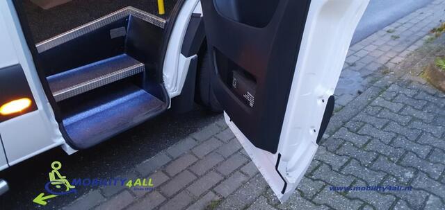 Mercedes-Benz eSprinter 9 persoons / Rolstoelbus -L3- / 4250kg / VOORRAAD