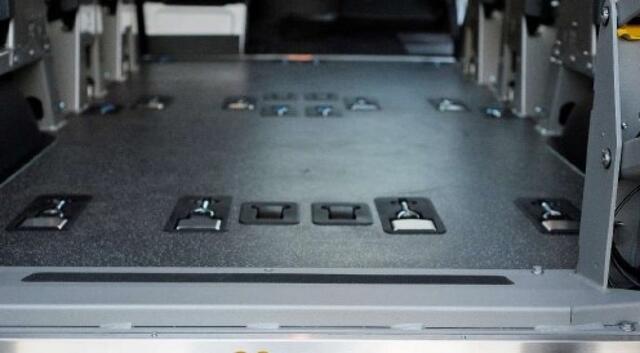 Mercedes-Benz eSprinter 9- persoons rolstoelbus * Voorraad* 4150kg