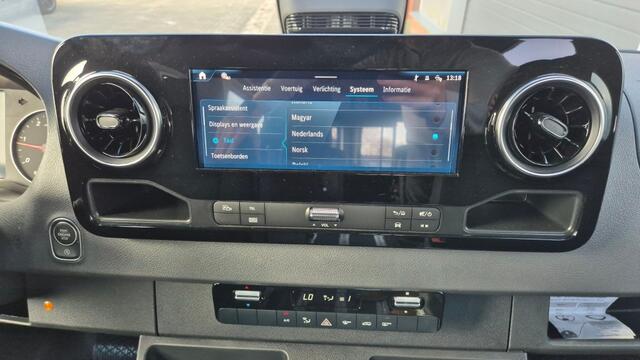 Mercedes-Benz eSprinter 9- persoons rolstoelbus * Voorraad* 4150kg