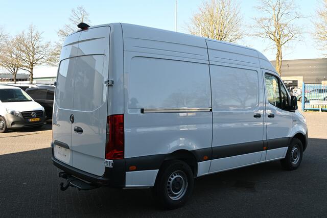 Mercedes-Benz eSprinter 314 L2H2 Pro 56kWh Snel laden, Trekhaak, Etc.