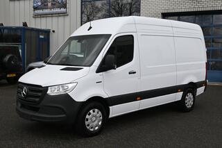 mercedes-benz-esprinter-320-l2h2-pr