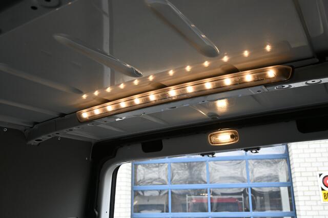 Mercedes-Benz eSprinter 320 L2H2 Pro 81kWh Snellader, Navigatie, Trekhaak, Winterpakket, Etc.