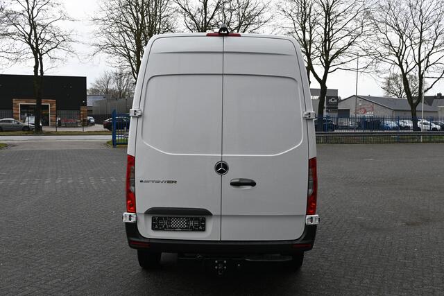 Mercedes-Benz eSprinter 320 L2H2 Pro 81kWh Snellader, Navigatie, Trekhaak, Winterpakket, Etc.