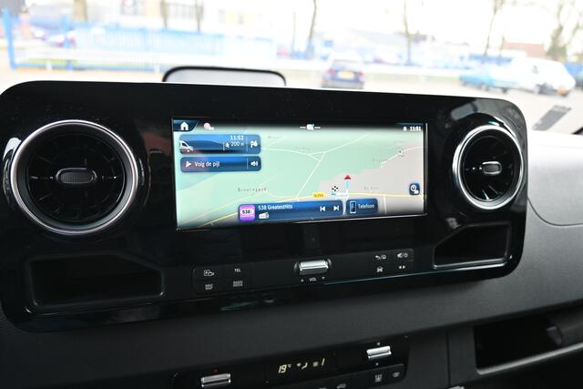 Mercedes-Benz eSprinter 320 L2H2 Select 81kWh LED, Distronic, Smartphone integratie, Navigatie, Trekhaak, Etc.