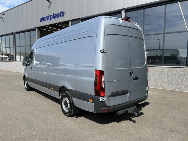 Mercedes-Benz eSprinter 320 L3 Select 81kWh / Snel laden 115kw / Trekhaak / Distronic / MBUX / Smartphone-intergratie / 270 Graden achterdeuren