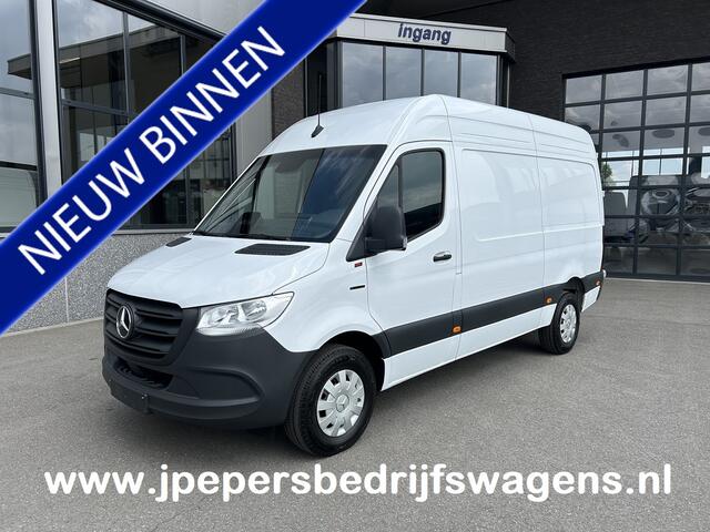 Mercedes-Benz eSprinter 320 L2 H2 Pro 81kWh / Snel laden 115Kw / Trekhaak / MBUX / Navigatie / Camera / Cruise control / Airco / 270 Graden achterdeuren