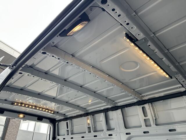 Mercedes-Benz eSprinter 320 L2 H2 Pro 81kWh / Snel laden 115Kw / Trekhaak / MBUX / Navigatie / Camera / Cruise control / Airco / 270 Graden achterdeuren