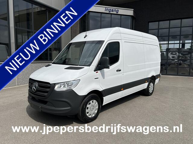 Mercedes-Benz eSprinter 320 L2 H2 Pro 81kWh / Snel laden 115Kw / Trekhaak / MBUX / Navigatie / Camera / Cruise control / Airco / 270 Graden achterdeuren