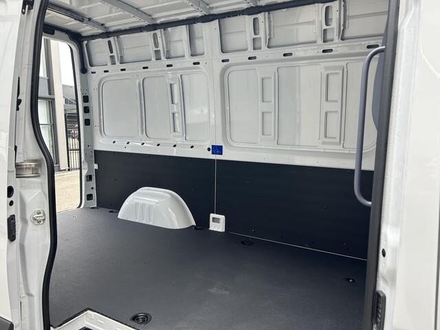 Mercedes-Benz eSprinter 320 L2 H2 Pro 81kWh / Snel laden 115Kw / Trekhaak / MBUX / Navigatie / Camera / Cruise control / Airco / 270 Graden achterdeuren