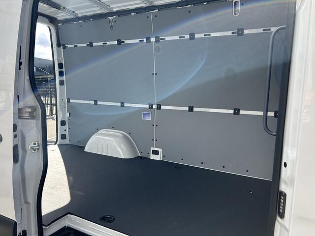 Mercedes-Benz eSprinter 320 L2 Pro 81kWh / Snel laden 115Kw / Trekhaak / MBUX / Navigatie / Camera / Cruise control / Airco / 270 Graden achterdeuren