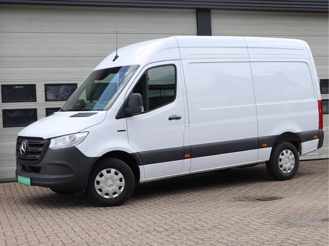 Mercedes-Benz eSprinter 320 81kWh L2H2 - Trekhaak - Cruise - MBUX - 2025