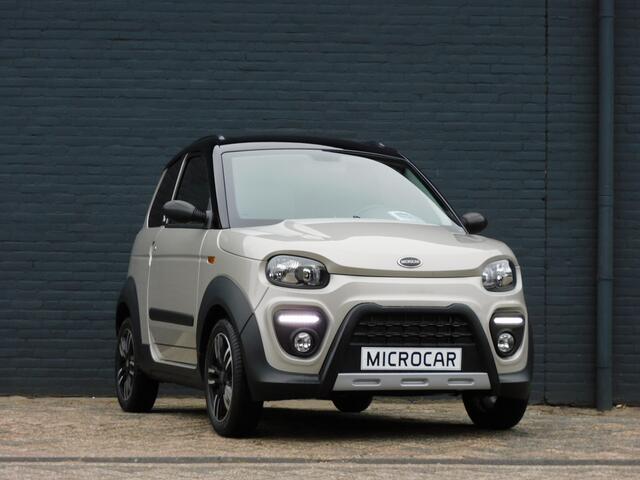 Microcar M.GO Brommobiel 6 White TOPSTAAT! ACHTERUITRIJCAMERA! PARKEERSENSOREN! BLUETOOTH!