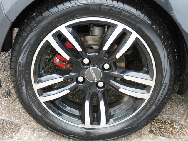 Microcar M.GO Brommobiel 6 White TOPSTAAT! ACHTERUITRIJCAMERA! PARKEERSENSOREN! BLUETOOTH!