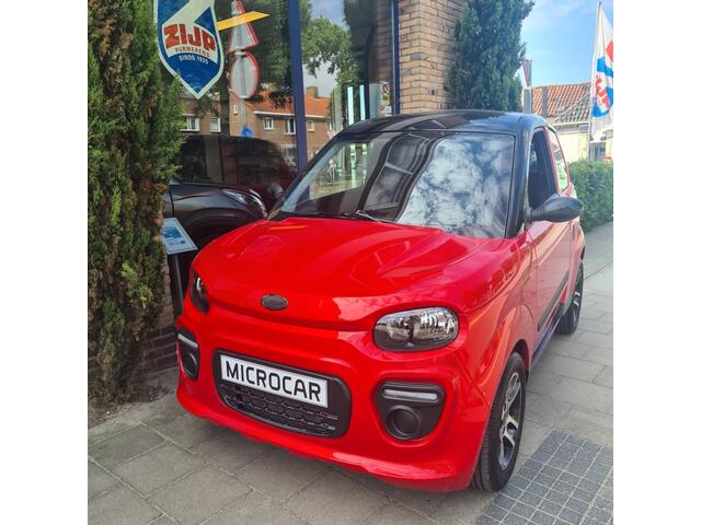 Microcar M.GO 6X SUN MET AIRCO + STUURBEKRACHTIGING LAGE KM.STAND