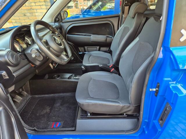 Microcar M.GO 6 X COLORPACK RED + AIRCONDITIONING