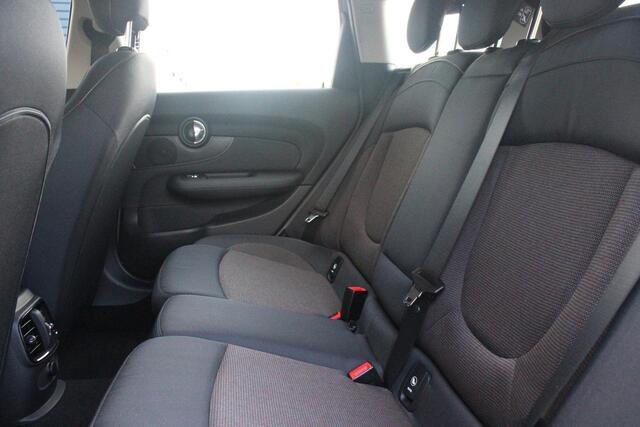Mini CLUBMAN Mini 1.5 102PK ONE PEPPER BUSINESS | STOEL VERWARMING | CRUISE CONTROL | BLUETOOTH AUDIO | CLIMATE CONTROL | LICHTEMATEL VELGEN 17" | PARKEERSENSOREN ACHTER |