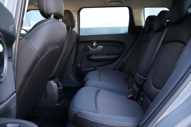 Mini CLUBMAN Mini 1.5 Business Edition | Digitale tellerklok | Carplay | Keyless entry | LED koplampen | Union Jack | Navi | Climate Control