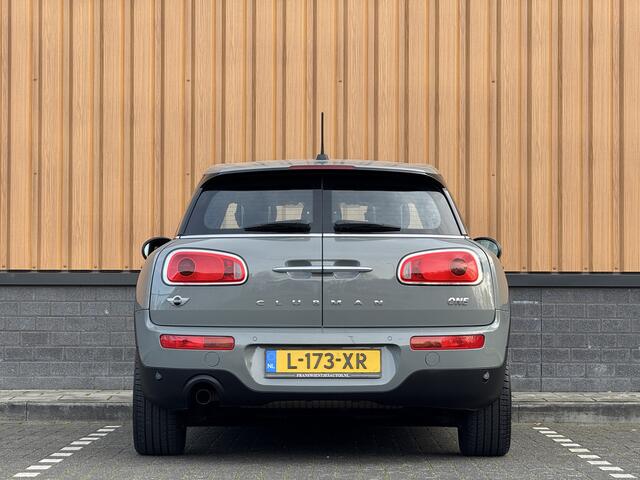 Mini CLUBMAN Mini 1.5 One Pepper Serious Business | Stoelverwarming | Keyless Go / Keyless Entry | Airconditioning | 17" Lichtmetaal | Parkeersensoren | Bluetooth | Isofix | Elektrische Ramen |