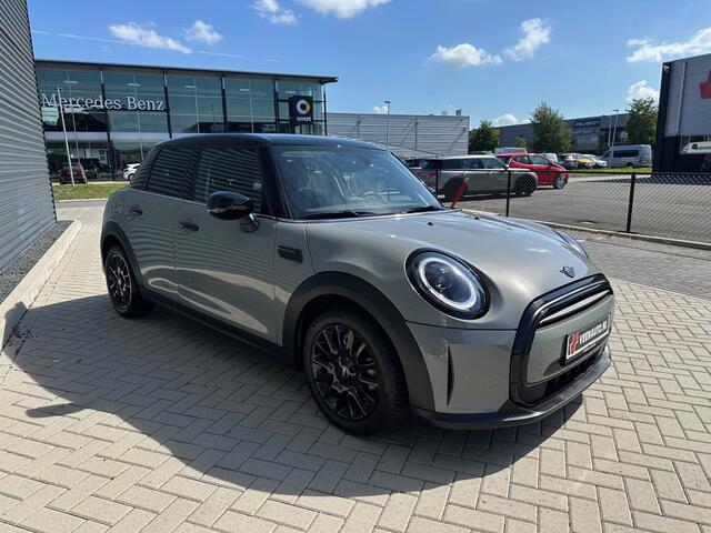 Mini COOPER 5drs 1.5 Black optic