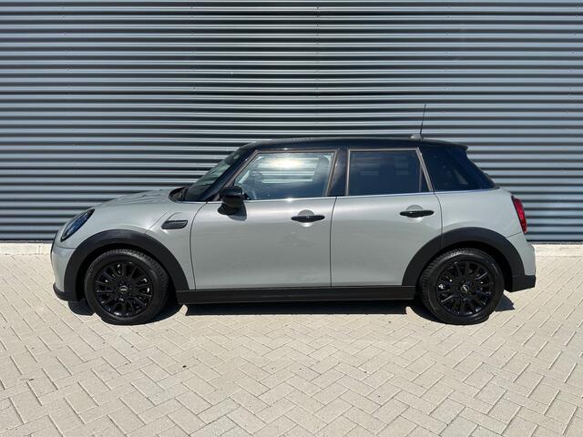 Mini COOPER 5drs 1.5 Black optic
